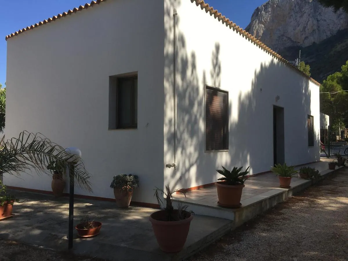 Holiday home Appartamento I Tramonti Di Cofano